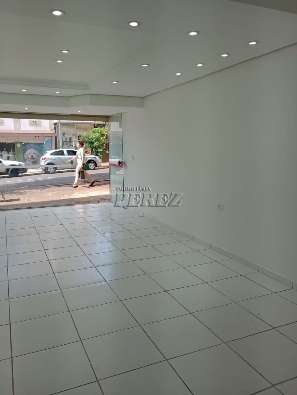 Sala Comercial para alugar no centro de Londrina na Rua Pio XII - Foto 2