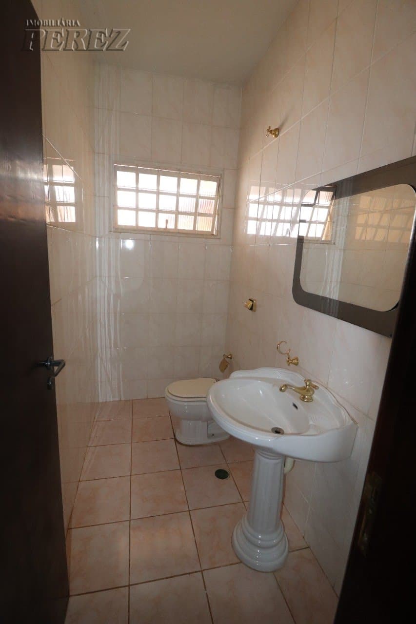 Sobrado com piscina para alugar no jardim Santa Monica na região norte em Londrina. - Foto 12
