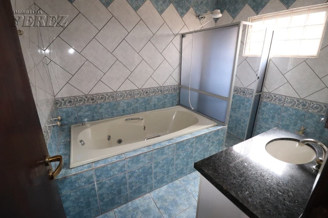 Sobrado com piscina para alugar no jardim Santa Monica na região norte em Londrina. - Foto 14