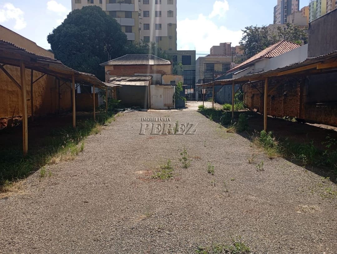Terrena para venda e locação, Centro de Londrina, com 510m2 ótimo para garagem, ou investimento de ponto comercial. - Foto 2