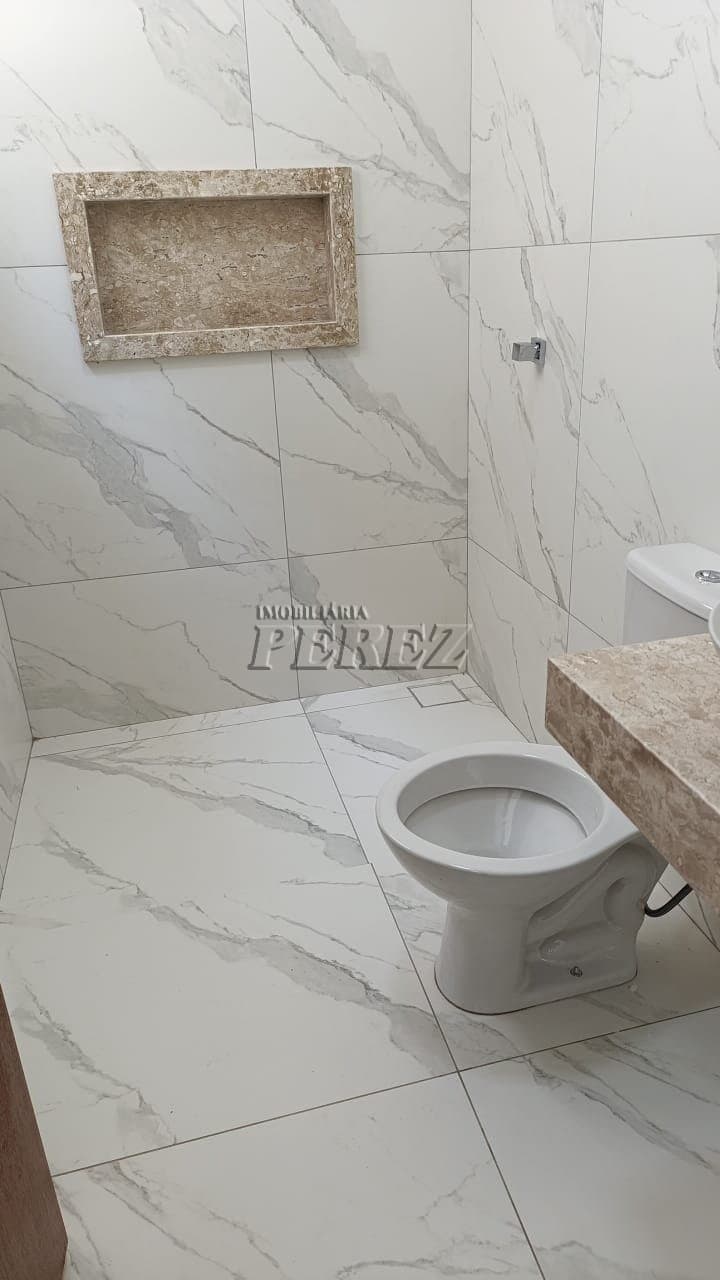 As oportunidades como esta não aparecem todos os dias! Uma casa novinha, com alto padrão de acabamento e pronta pra receber a sua família em um dos co - Foto 4