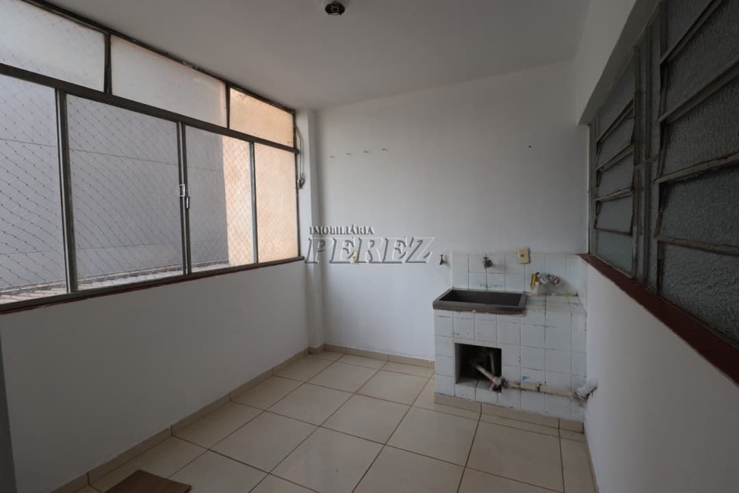 Apartamento para alugar na Rua Sergipe, no centro de Londrina - Edifício Maria José - Foto 18