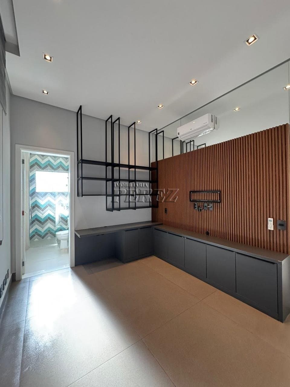 Sobrado à venda, mobiliada de alto padrão no Condomínio Sun Lake - 4 suítes e espaço gourmet completo! - Foto 28