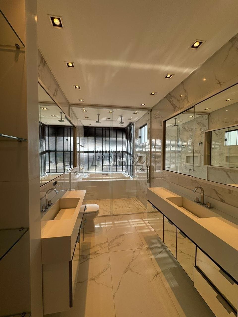 Sobrado à venda, mobiliada de alto padrão no Condomínio Sun Lake - 4 suítes e espaço gourmet completo! - Foto 18