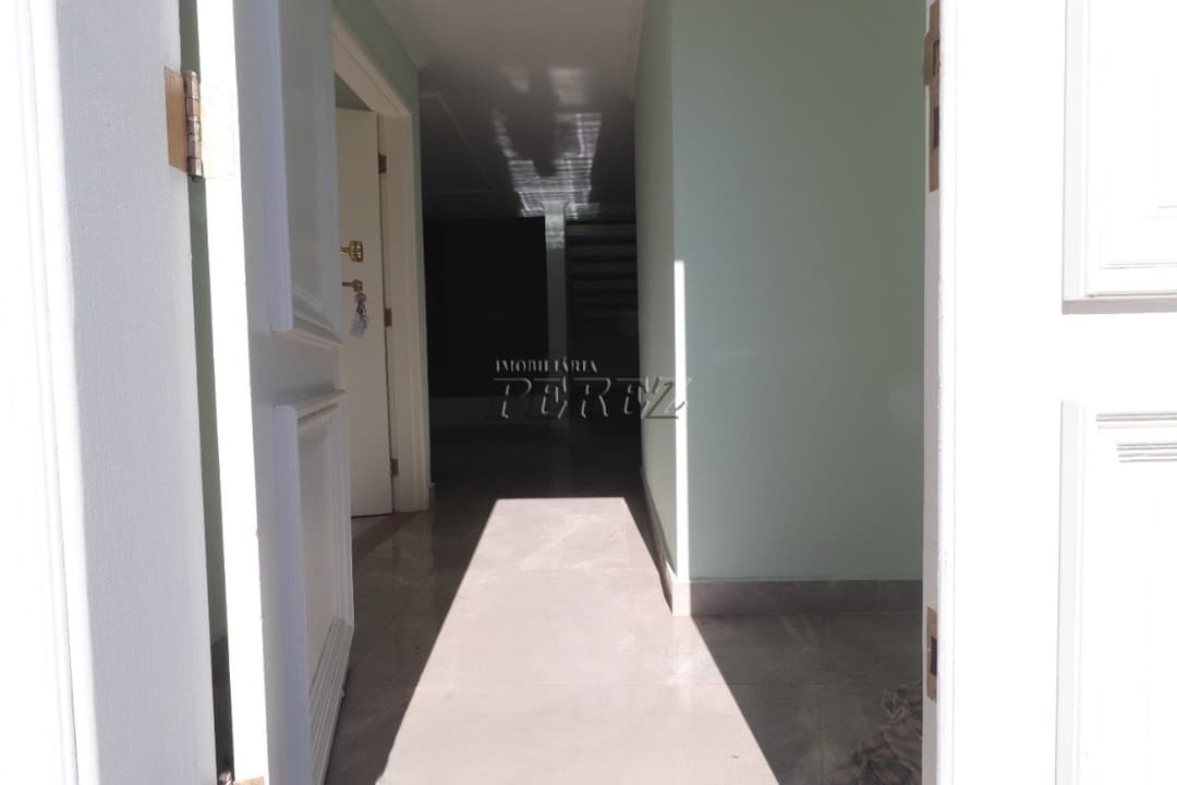 Casa de quatro dormitórios e suíte para locação no centro de Londrina - Foto 3