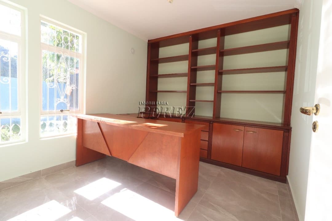 Casa de quatro dormitórios e suíte para locação no centro de Londrina - Foto 5