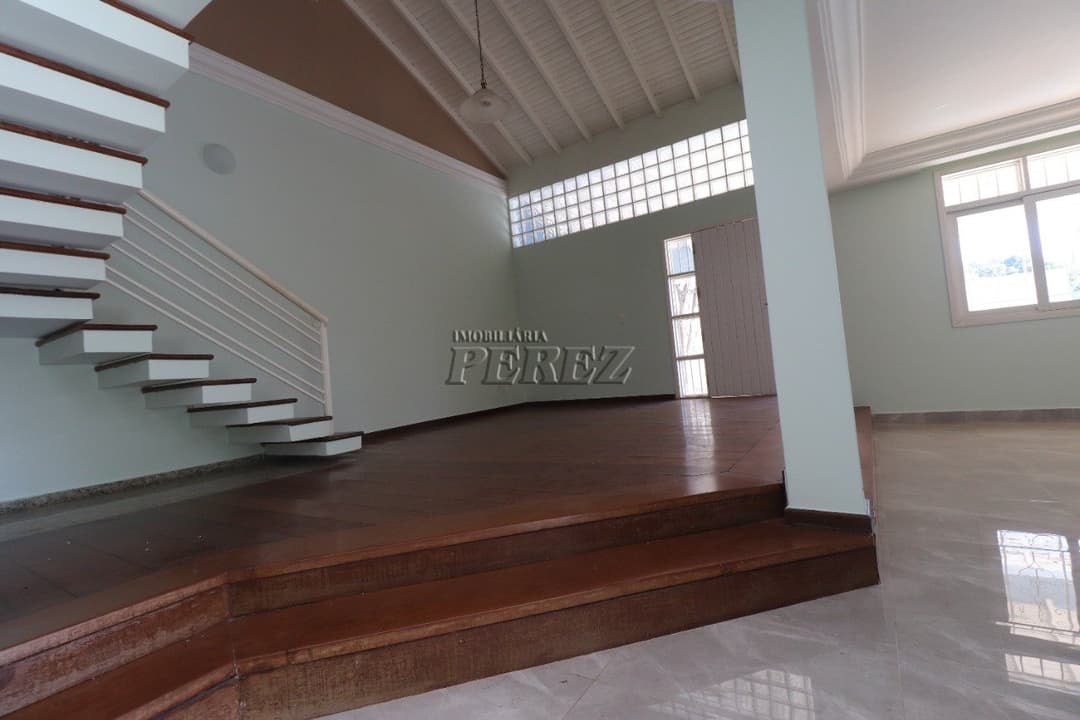 Casa de quatro dormitórios e suíte para locação no centro de Londrina - Foto 10