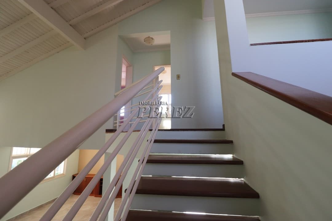 Casa de quatro dormitórios e suíte para locação no centro de Londrina - Foto 18