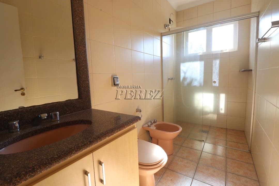 Casa de quatro dormitórios e suíte para locação no centro de Londrina - Foto 25