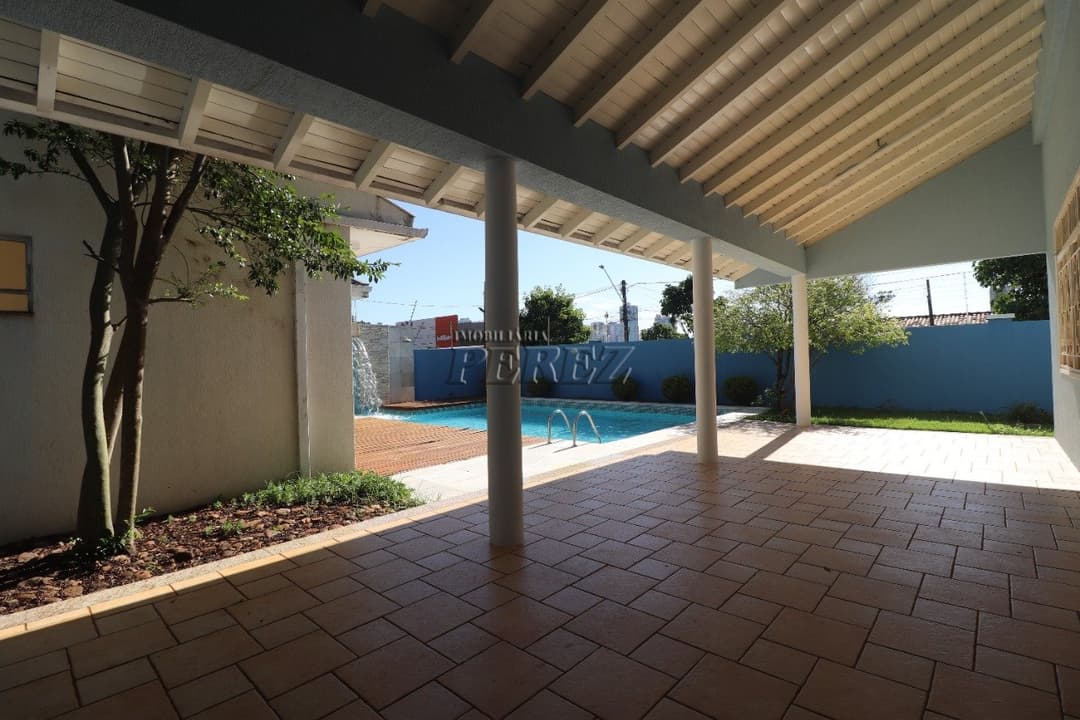 Casa de quatro dormitórios e suíte para locação no centro de Londrina - Foto 41