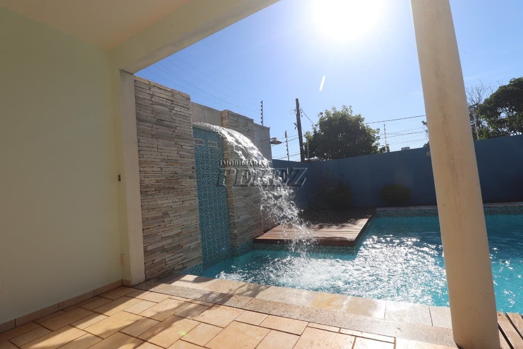 Casa de quatro dormitórios e suíte para locação no centro de Londrina - Foto 48