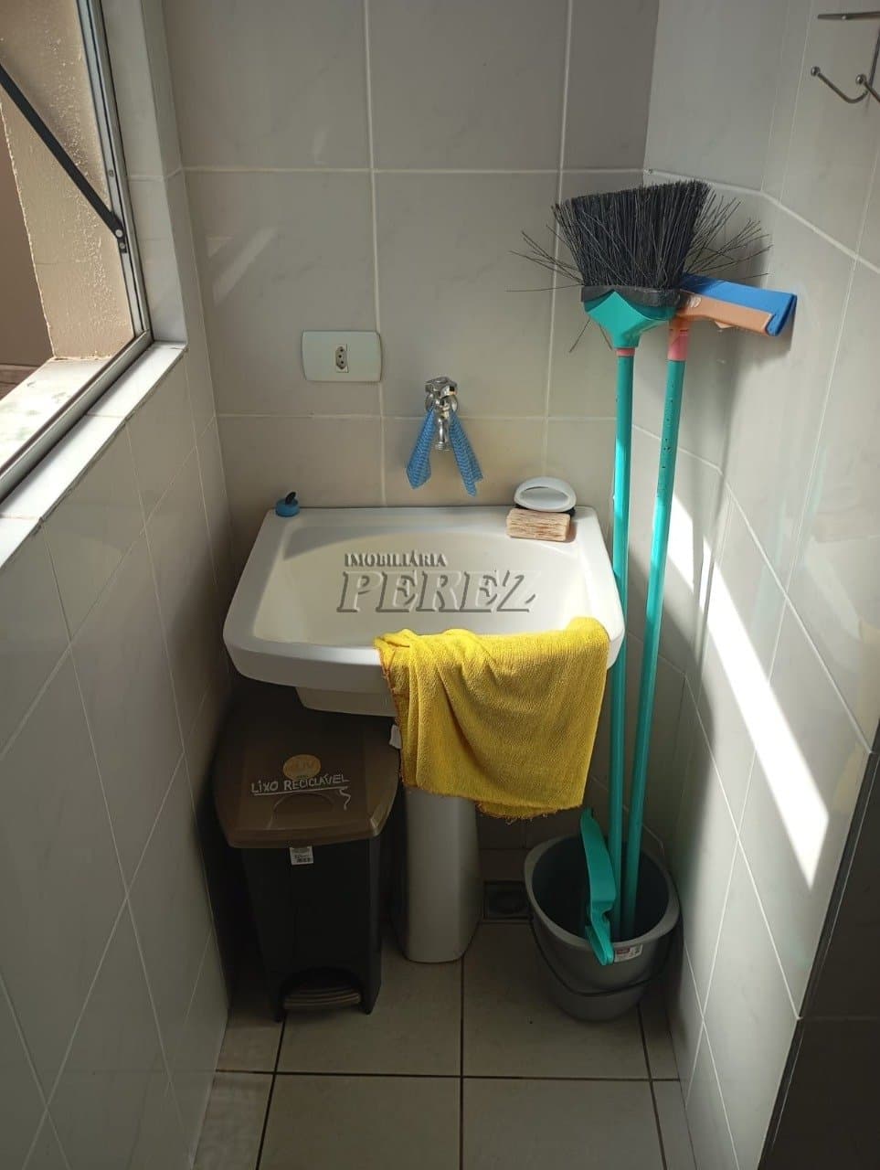 Apartamento para alugar na Rua Jorge Velho, na região central de Londrina - Foto 9