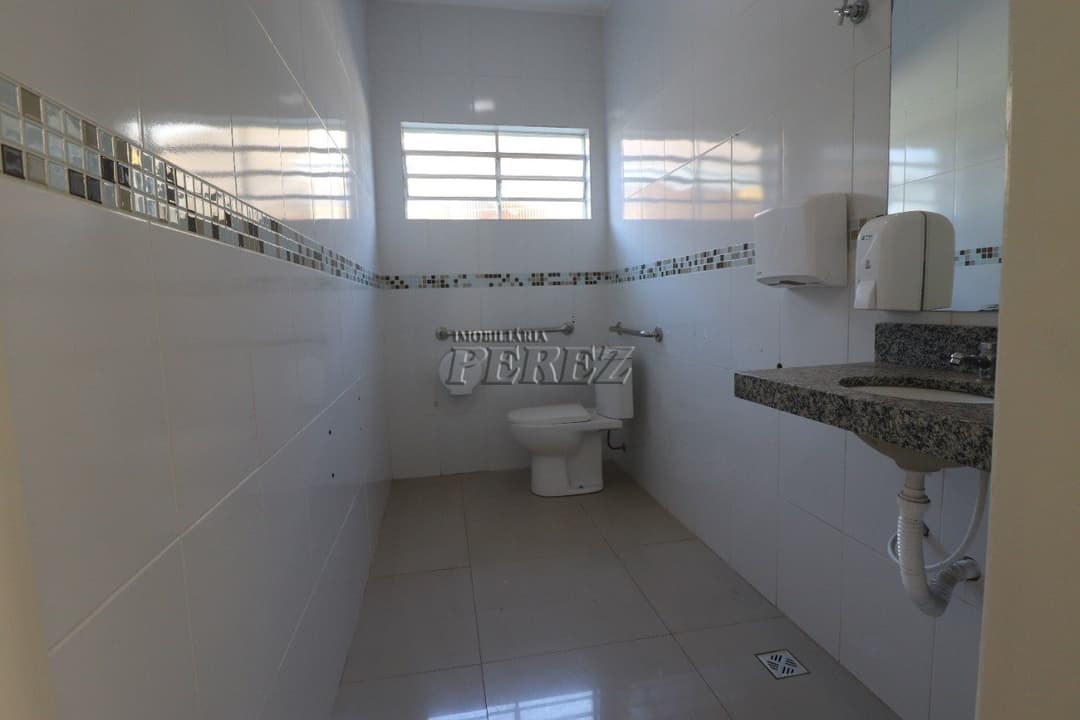 Imóvel Comercial para Alugar na Avenida Bandeirantes - Região Central de Londrina - Foto 24