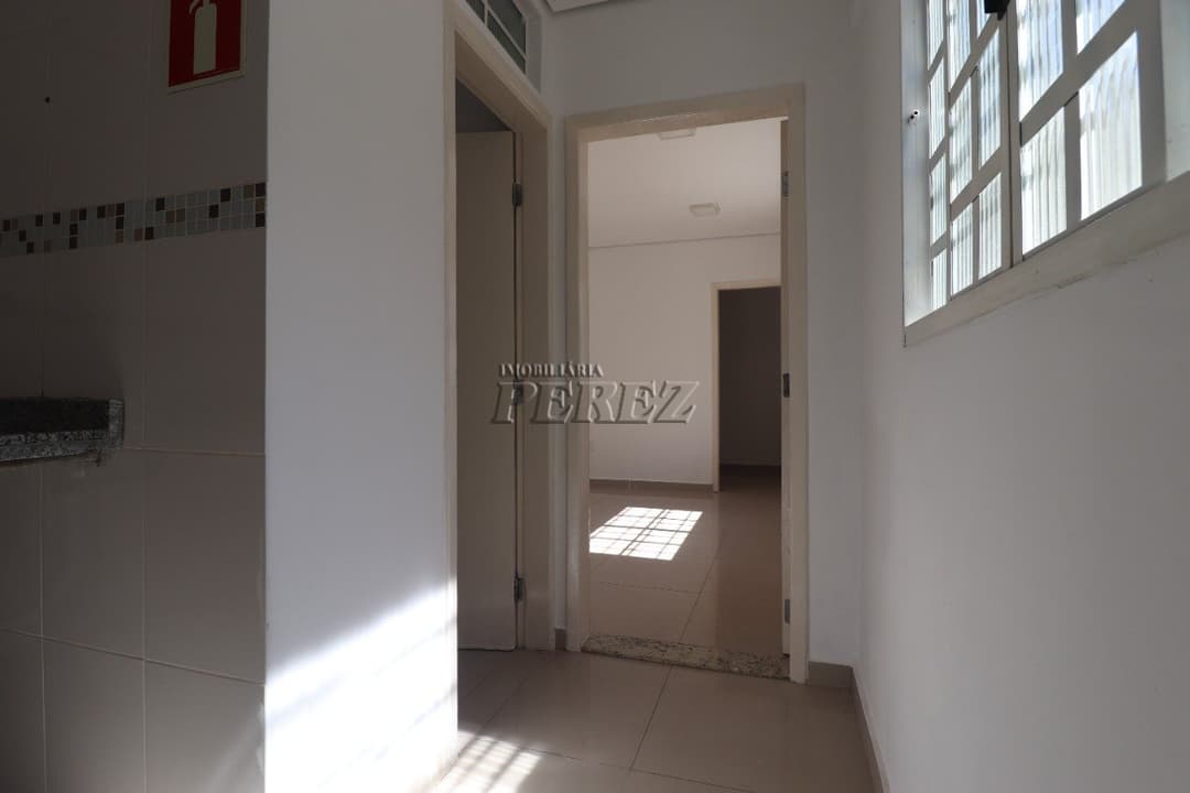 Imóvel Comercial para Alugar na Avenida Bandeirantes - Região Central de Londrina - Foto 46