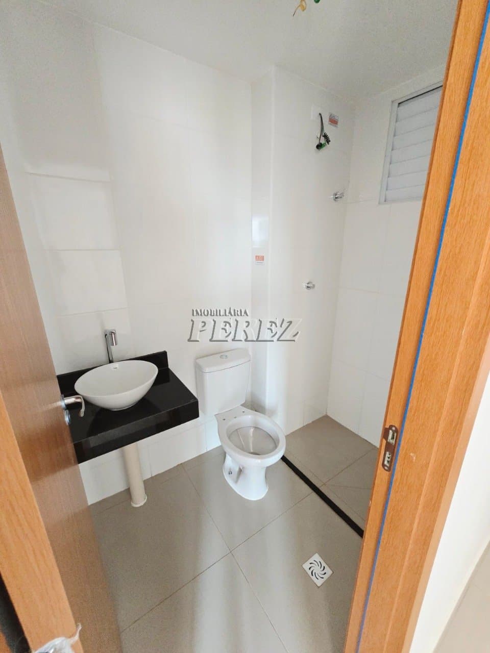 Apartamento à venda no Condomínio Laguna Málaga na região leste de Londrina - Foto 8