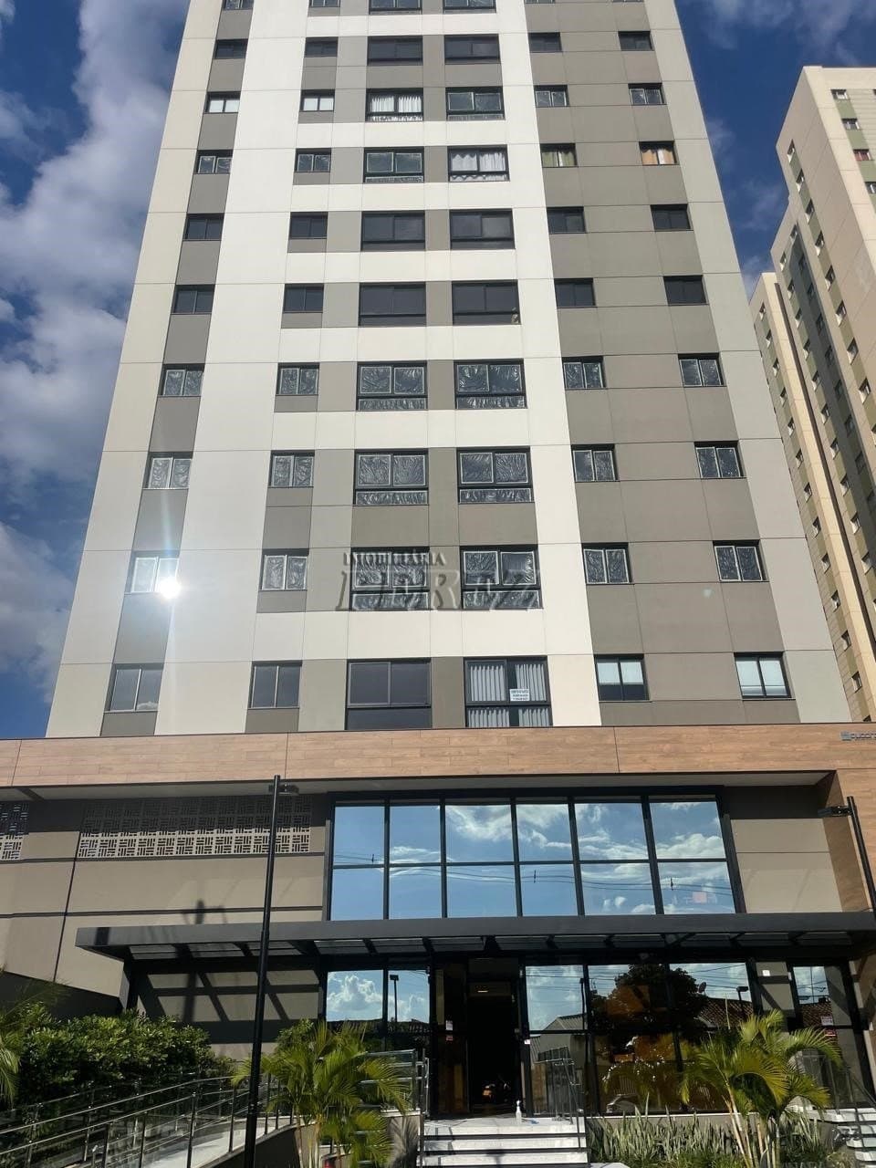 Apartamento à venda no Edifício Lunaparque na região oeste de Londrina - Foto 0