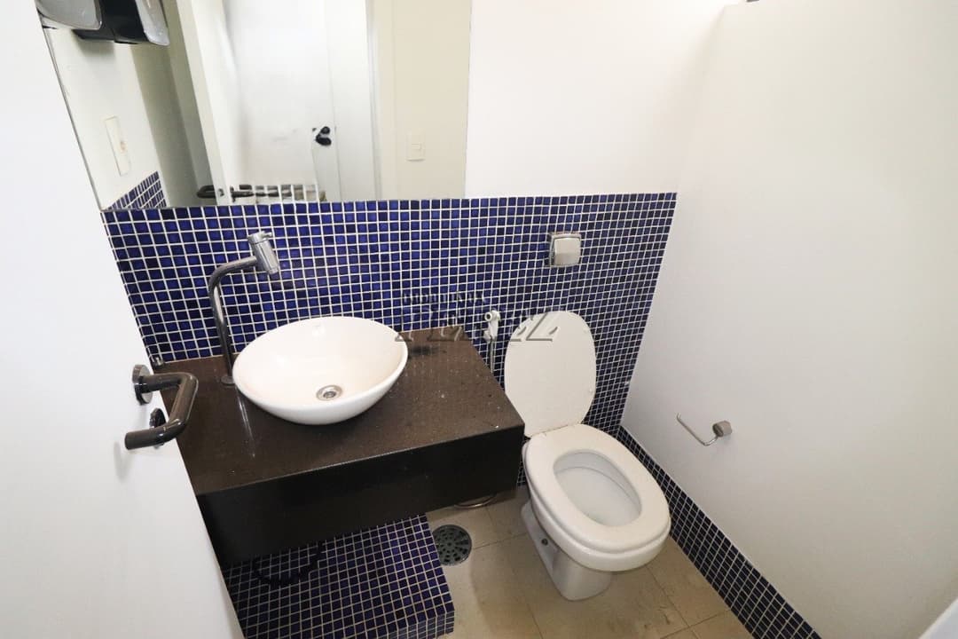 Sala comercial para alugar no Comercial Mercúrio na Rua Espírito Santo, no Centro de Londrina. - Foto 23