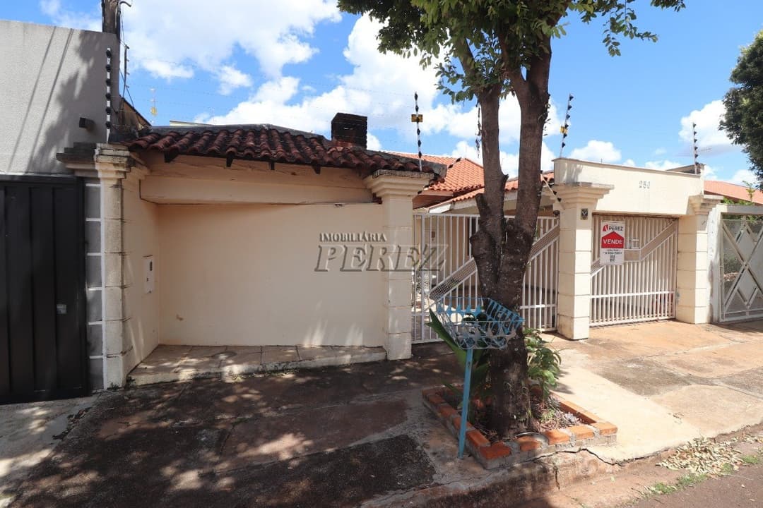 Casa à venda no Jardim Belo Horizonte na região leste de Londrina - Foto 1