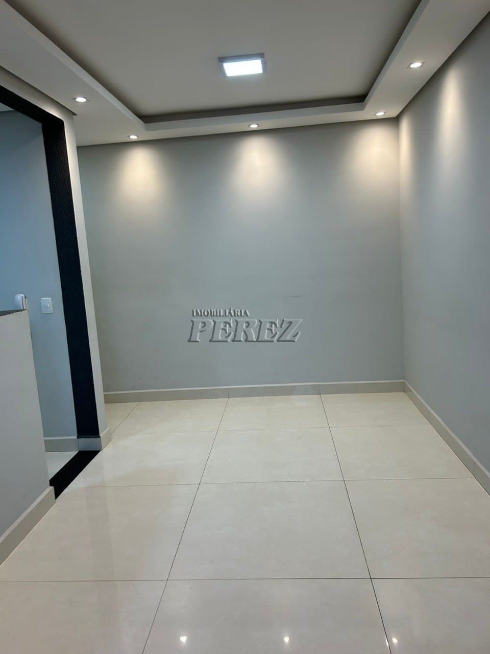 Apartamento à venda no Condomínio Spazio Lyon na região norte de Londrina - Foto 0