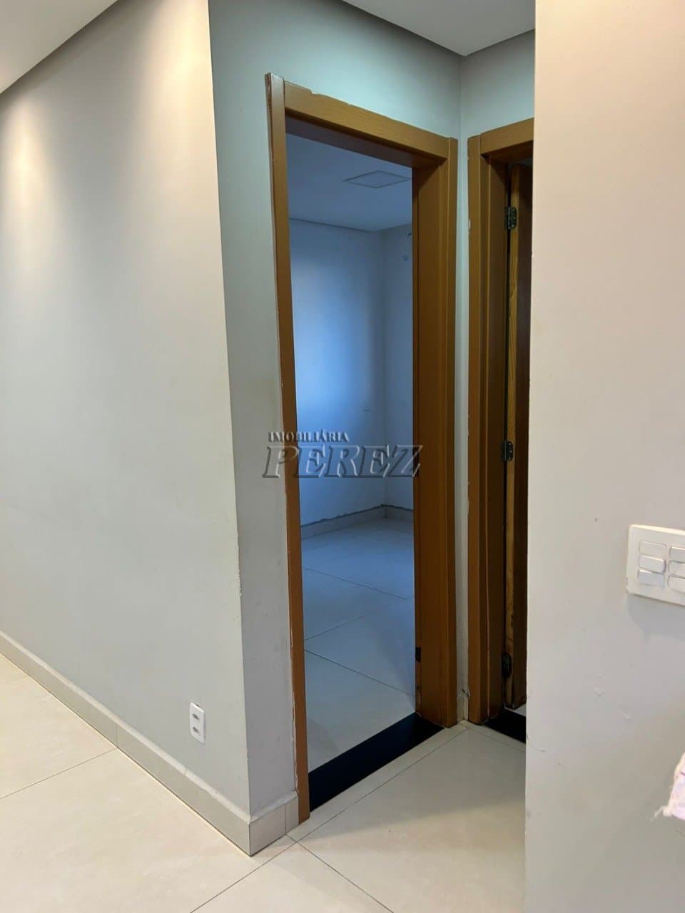 Apartamento à venda no Condomínio Spazio Lyon na região norte de Londrina - Foto 4