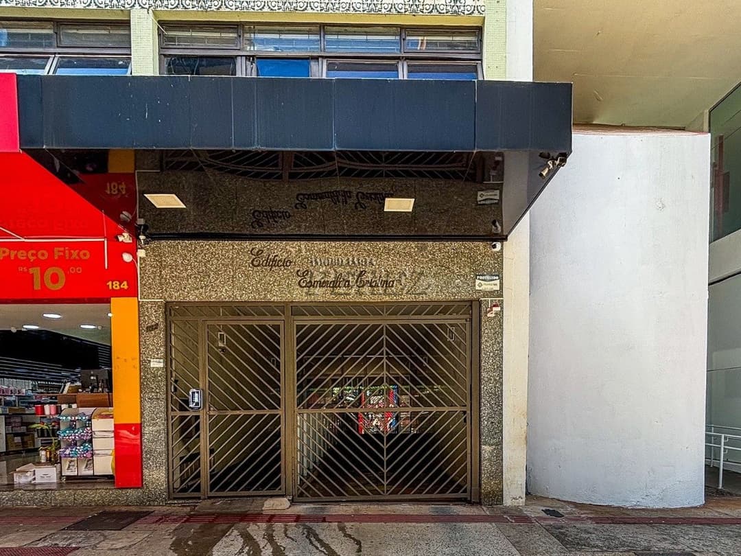 Apartamento à venda no Edifício Esmeralda Cristina no Calçadão de Londrina - Foto 0