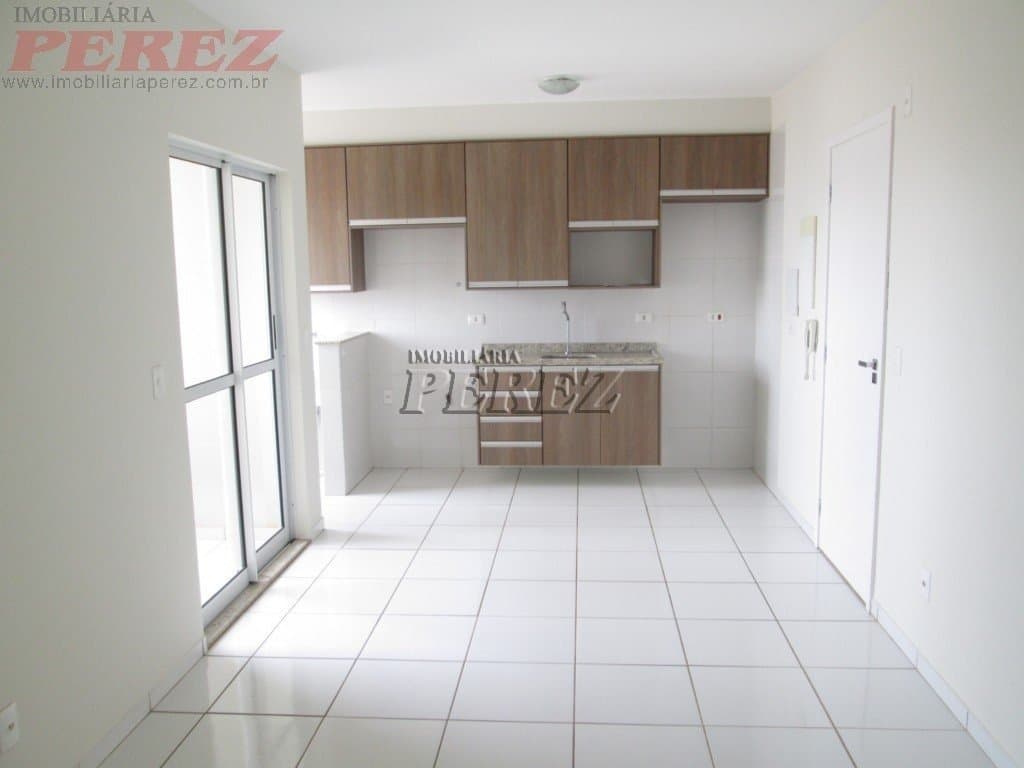 Apartamento no Ed. Inédito, de 2 quartos para alugar no Centro - Londrina/PR - Foto 2