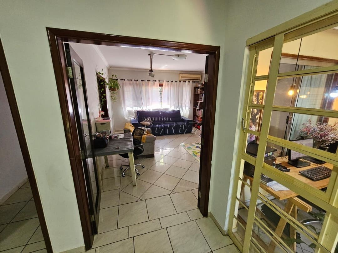 Casa à venda e locação. Ampla com 5 Dormitórios à Venda no Campo Belo - Londrina - Foto 4
