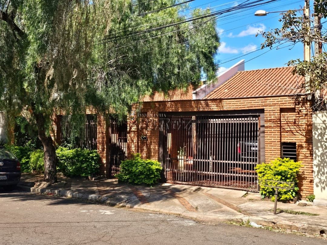 Casa à venda e locação. Ampla com 5 Dormitórios à Venda no Campo Belo - Londrina - Foto 13