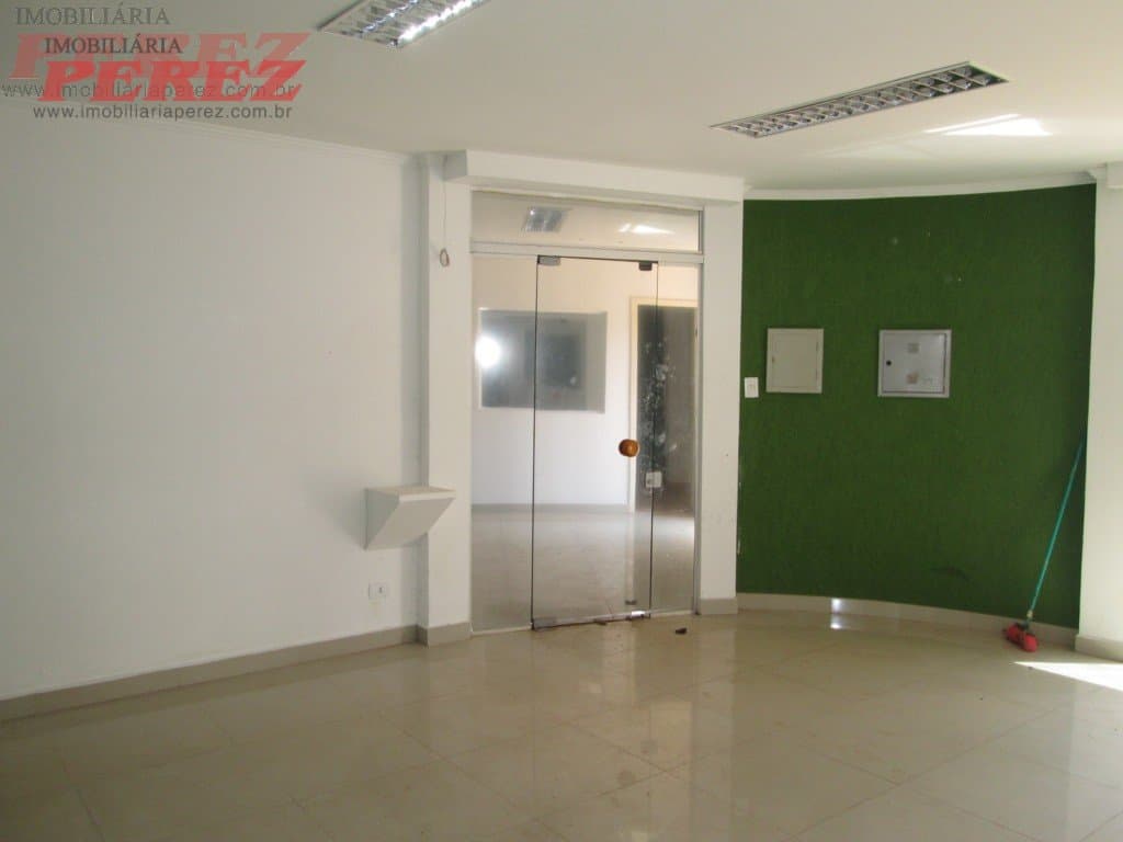 Salão comercial para alugar na Rua Venezuela, centro de Londrina - Foto 1