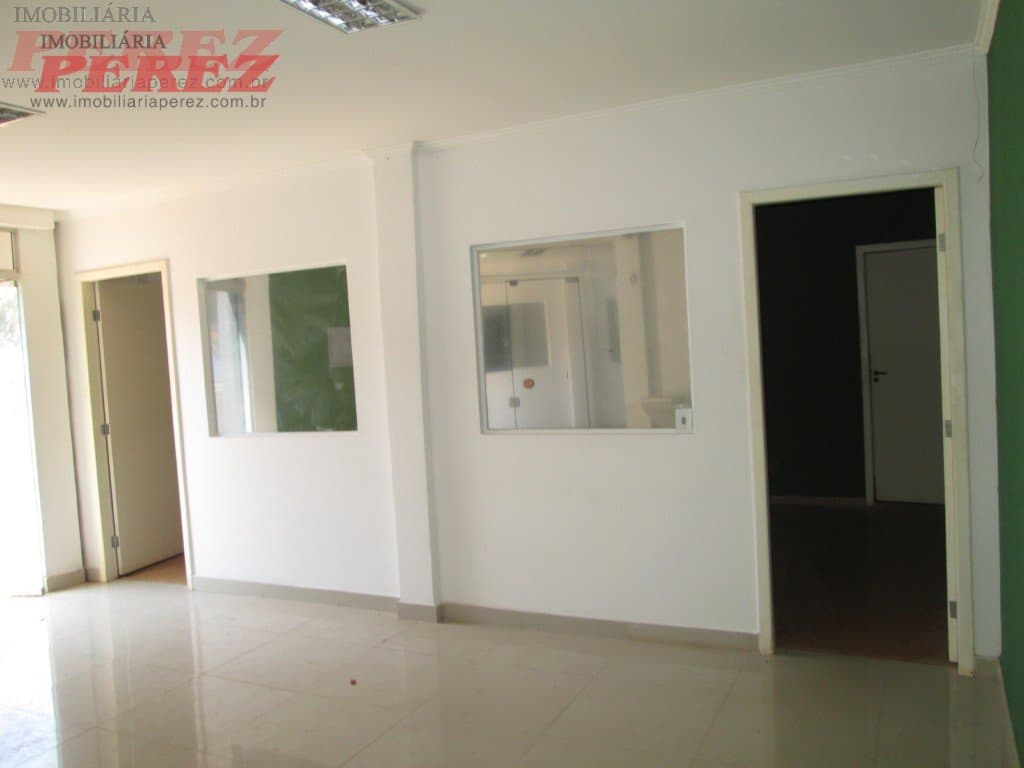 Salão comercial para alugar na Rua Venezuela, centro de Londrina - Foto 3