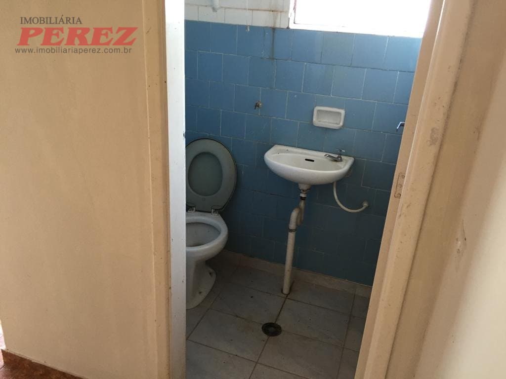 Casa comercial, de 3 quartos, 187.95 m² à venda no Bancarios - Londrina/PR - Foto 24
