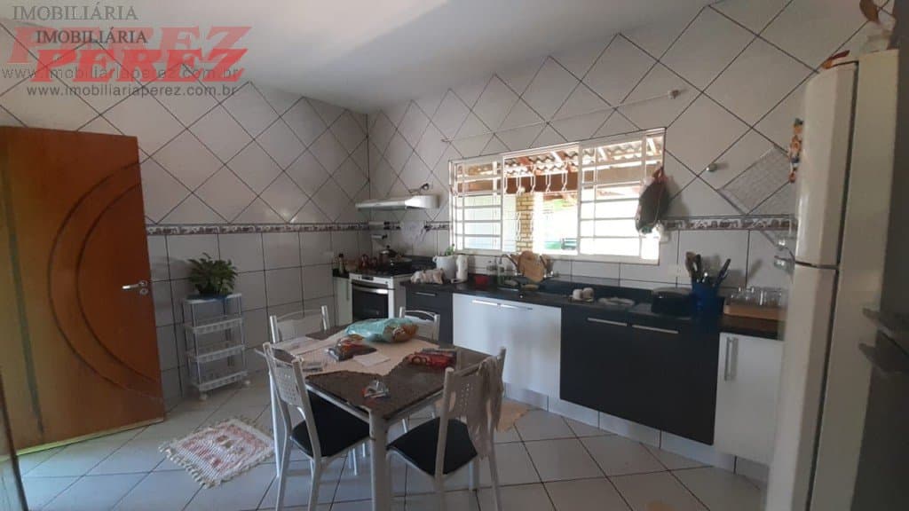 Imóveis Rurais, de 3 quartos, 180 m² à venda no Espirito Santo - Londrina/PR - Foto 5