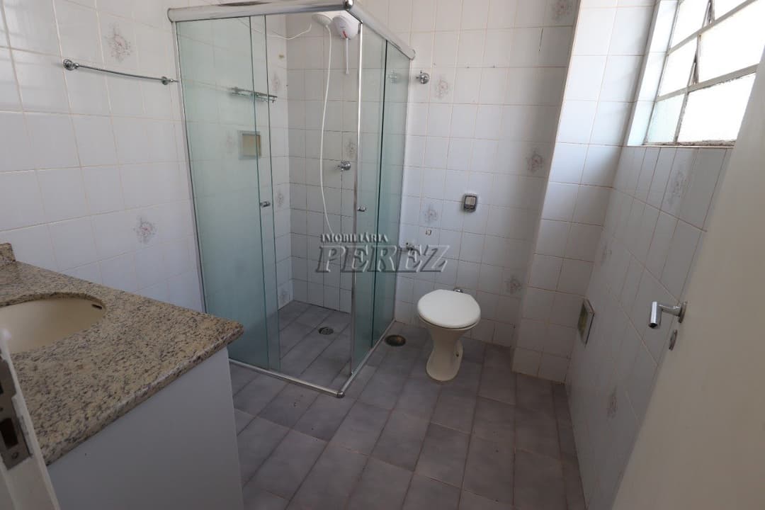 Apartamento no Edf. Prost De Souza, de 3 quartos para alugar no Londrilar - Londrina/PR - Foto 11