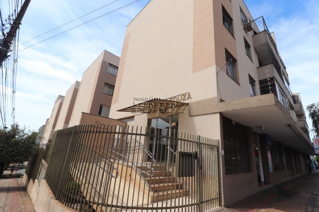 Apartamento no Edf. Prost De Souza, de 3 quartos para alugar no Londrilar - Londrina/PR - Foto 0