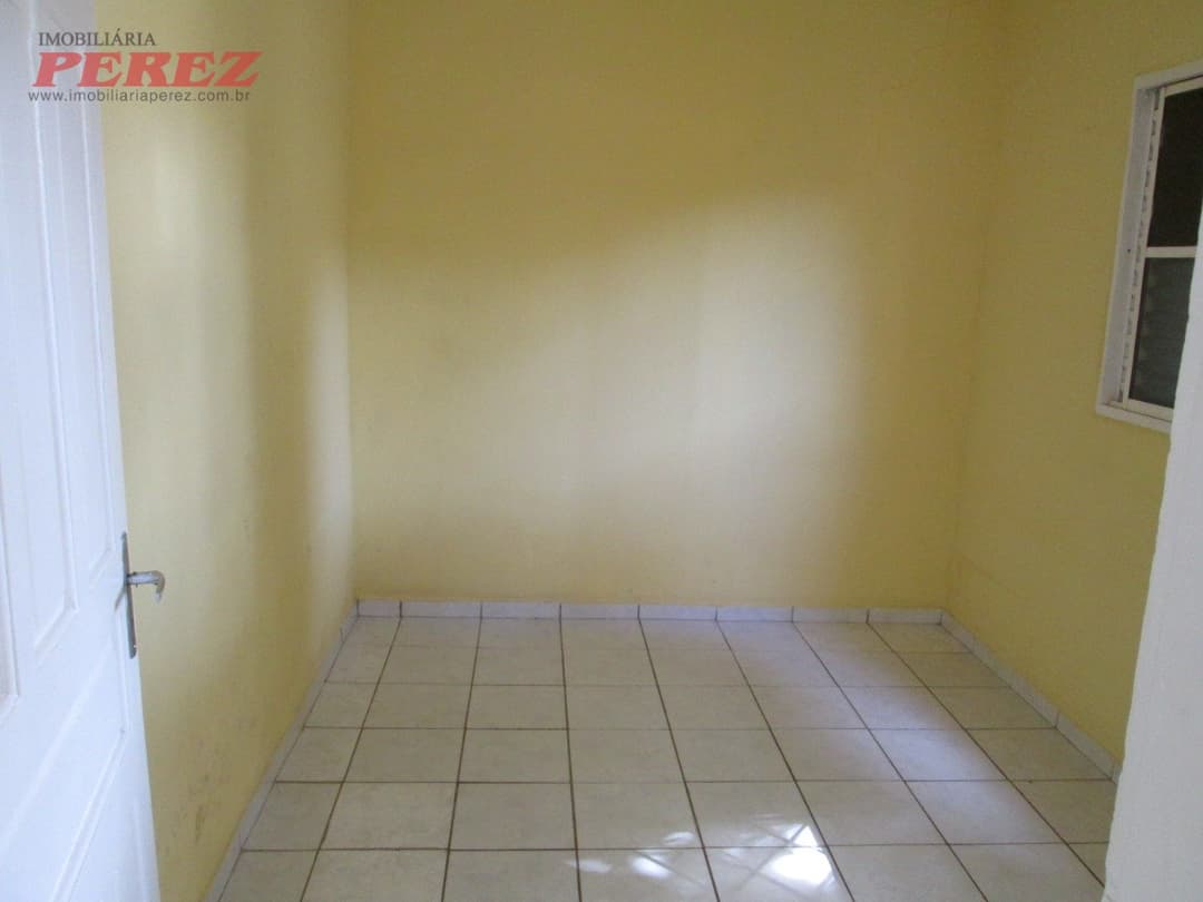 Casa à venda ampla com 3 dormitórios e quintal espaçoso em Londrina! - Foto 2