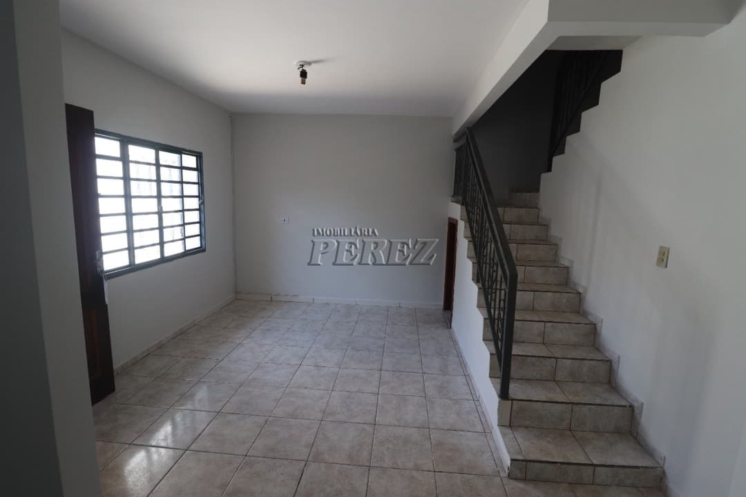 Sobrado para alugar no Jardim Tarumã, região leste de Londrina. - Foto 3