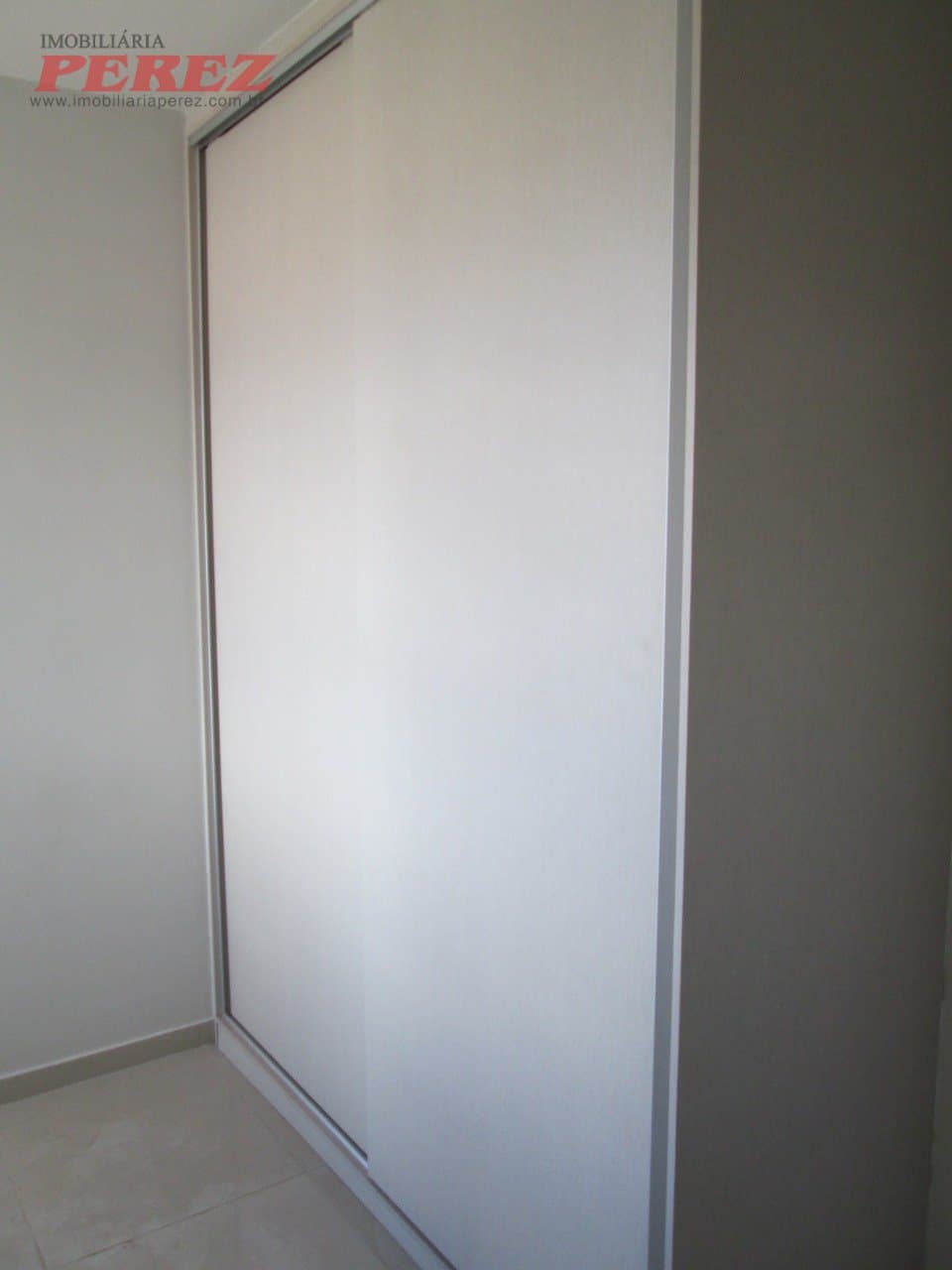 Apartamento para alugar no Edifício Inédito no centro de Londrina - Foto 12