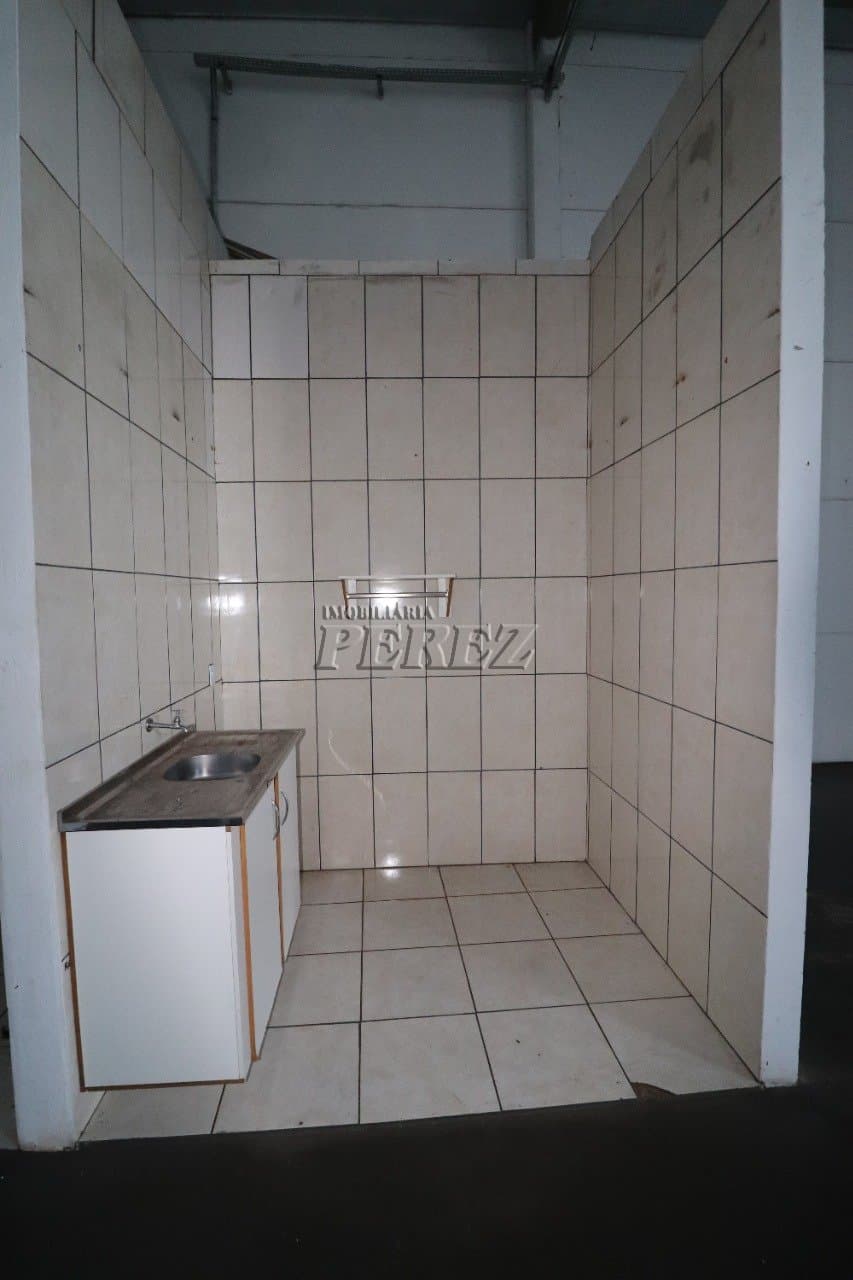 Galpão, 182 m² para alugar no Jardim Vale Azul - Londrina/PR - Foto 7