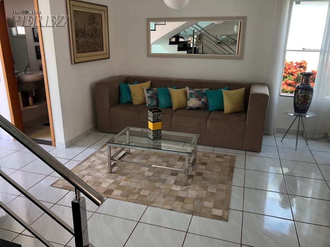 Sobrado, de 4 quartos, 420 m² à venda no Tucano - Londrina/PR - Foto 1