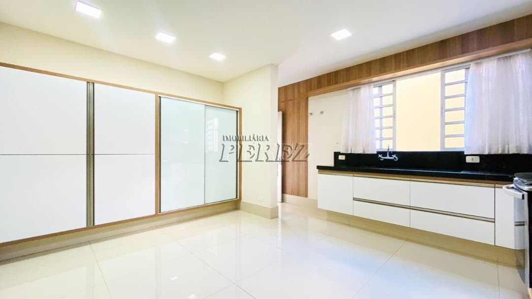 Casa, de 4 quartos, 360 m² para alugar no Parque Residencial Alcântara - Londrina/PR - Foto 12