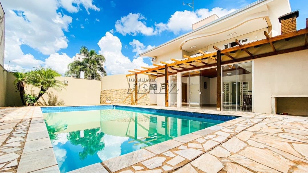 Casa, de 4 quartos, 360 m² para alugar no Parque Residencial Alcântara - Londrina/PR - Foto 0