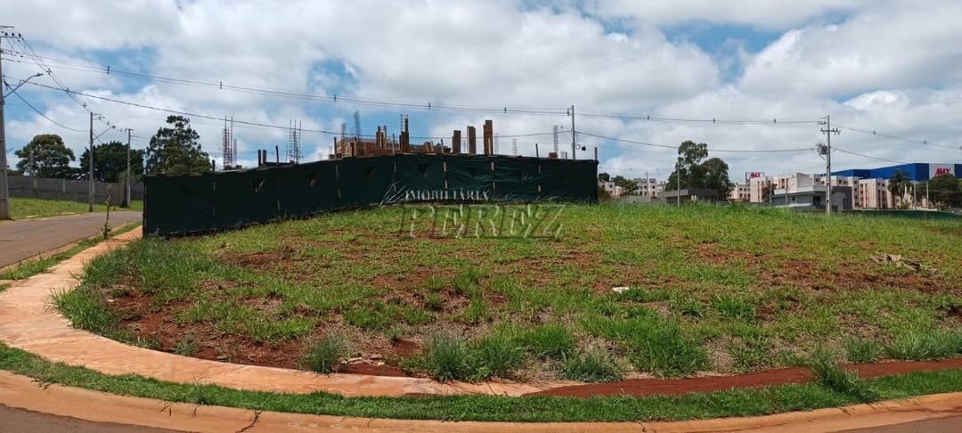 Terrenos no Condomínio Golden Park 2 à venda no Marumbi - Londrina/PR - Foto 0