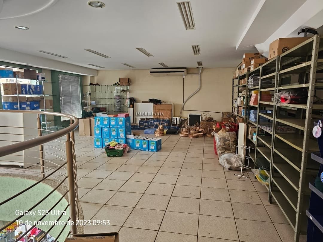 Imóvel comercial e residencial a venda na rua Interventor Manoel Ribas, no centro de  Rolândia . - Foto 17