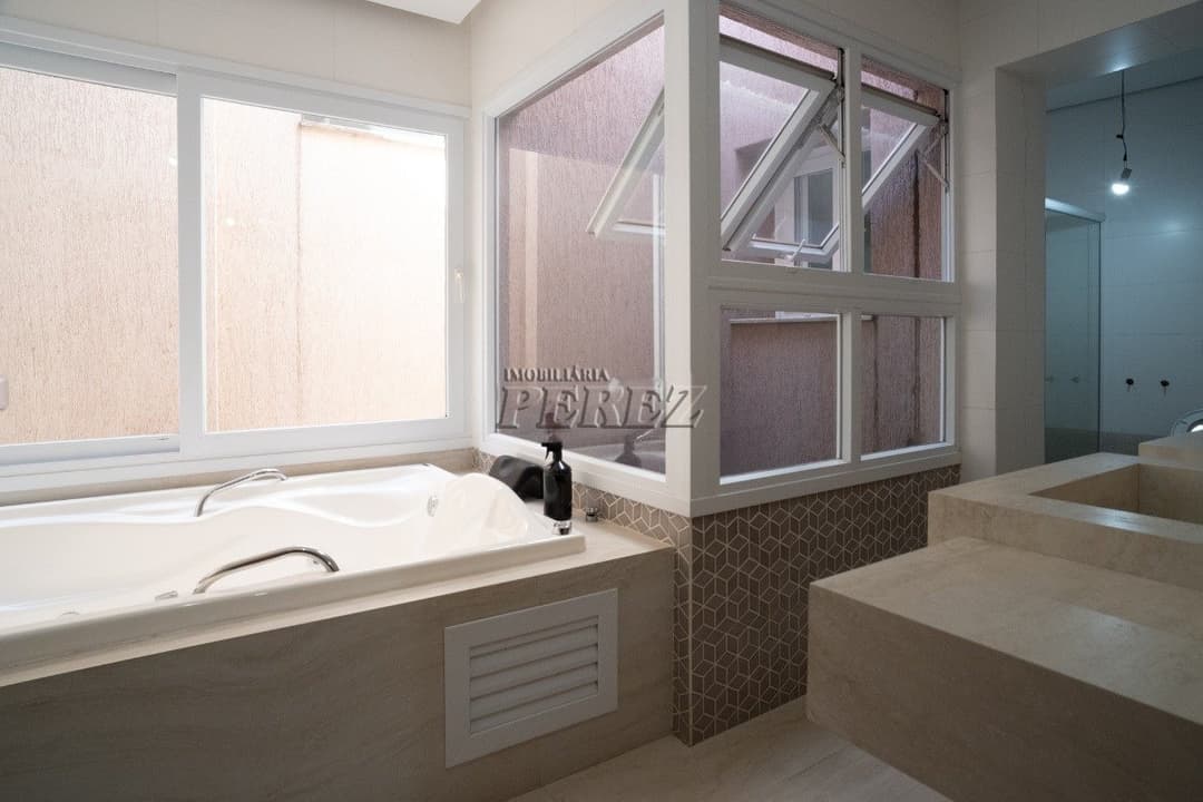 Imóvel comercial e residencial a venda na rua Interventor Manoel Ribas, no centro de  Rolândia . - Foto 31