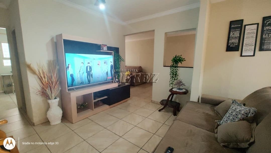 Casa a venda na rua Juracy Huga Cabral Messias, jardim Planalto londrina - Foto 13