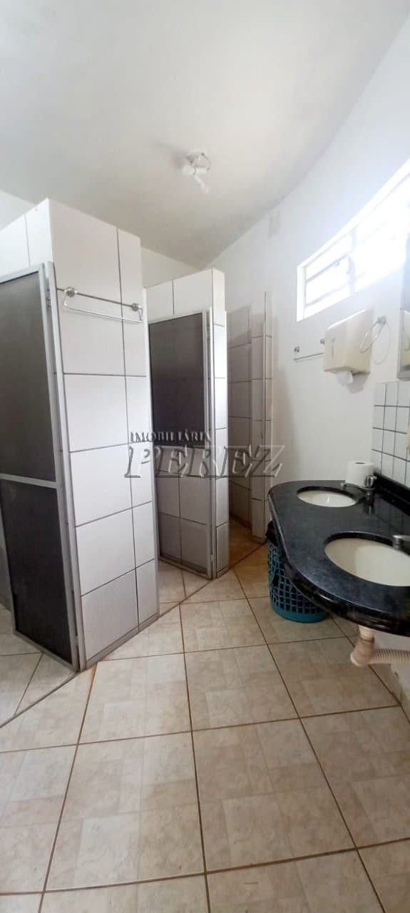 Imóveis Rurais, de 5 quartos, 1000 m² para alugar no Limoeiro - Londrina/PR - Foto 6