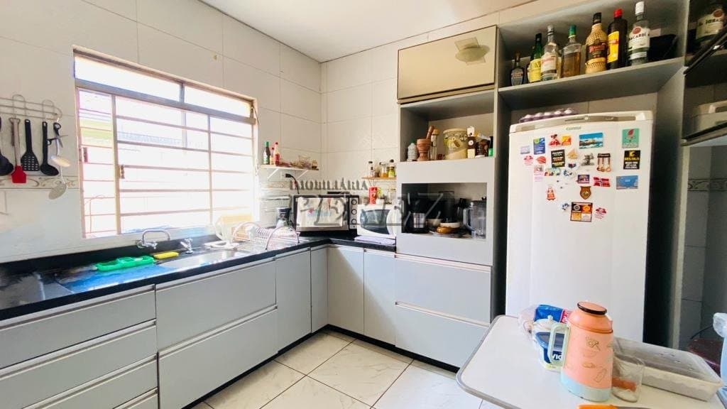 Casa a venda na rua Serra dos Andes, jardim Messiânico londrina - Foto 8