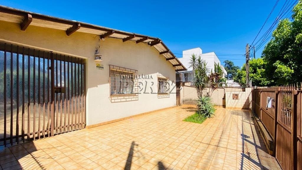 Casa a venda na rua Serra dos Andes, jardim Messiânico londrina - Foto 2