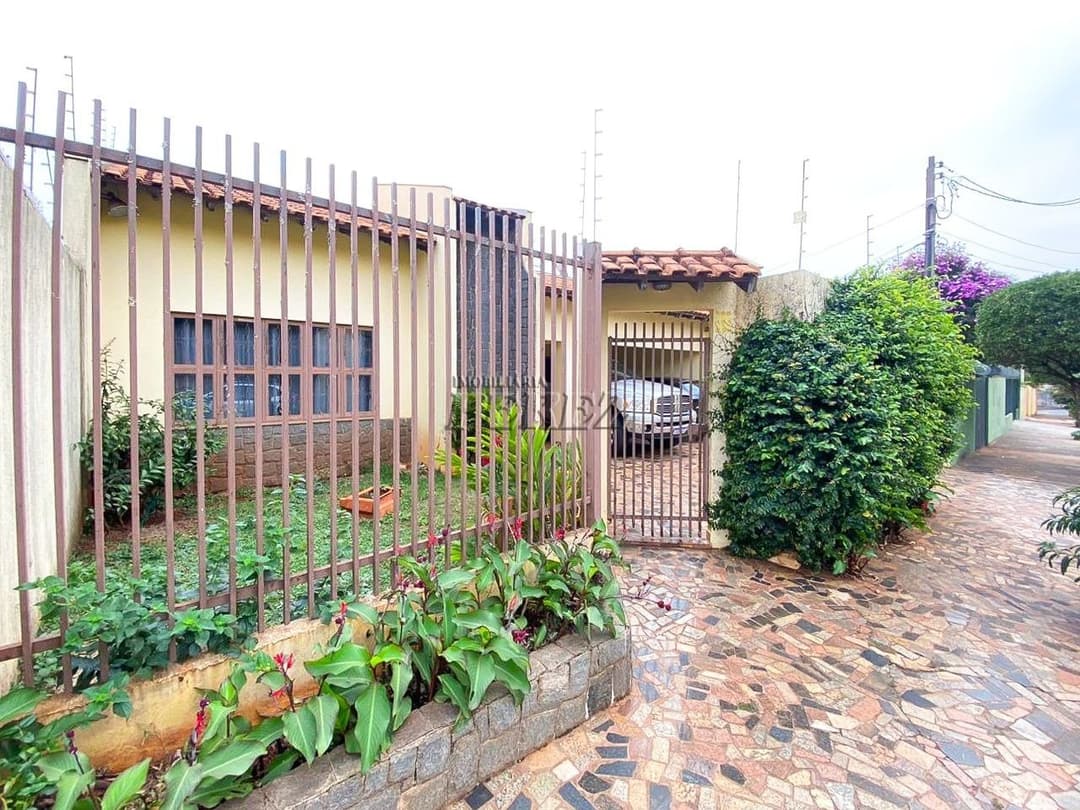 Casa a venda na rua Vasco Cinquini,  Bairro Santos Dumont - Foto 0