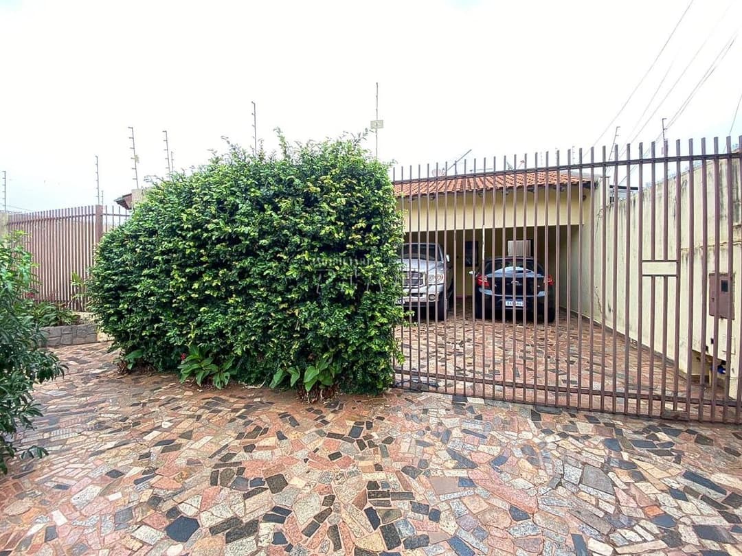 Casa a venda na rua Vasco Cinquini,  Bairro Santos Dumont - Foto 2